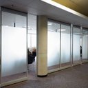 Ver imagem 2 de Vinil Adesivo Jateado Porta Blindex Box Banheiro Janela Vitrine Película Jateada Cristal Lavável