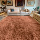 Ver imagem 2 de Tapete Felpudo Sala Quarto e Escritório Antiderrapante Fofo Casa Dona 100x140cm Caramelo