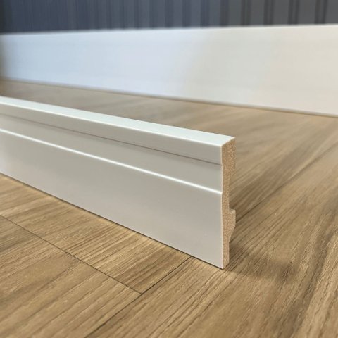 Rodape Poliestireno Frisado Branco 07cm X 1,5cm Br 2,40m - Frisado 07 Cm