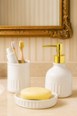 Ver imagem 3 de Kit Banheiro de Cerâmica 3 Peças Branco com Dourado - Nirvana Branco