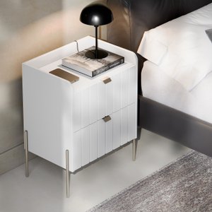 Mesa de Cabeceira com Gaveta Riscada Branca para Quarto 100% Mdf Moriah 45cm Base Metal Champagne