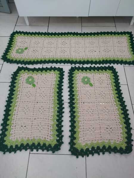 Tapete Crochê Kit Passadeira Primavera Criativa Cor: Verde Escuro e Verde Claro - 1