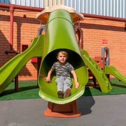 Playground DinoPlay Freso com Escorregador Infantil Tubo - 2