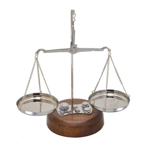 Balança de Justiça Decorativa Prata 22,5cm Paris Luz