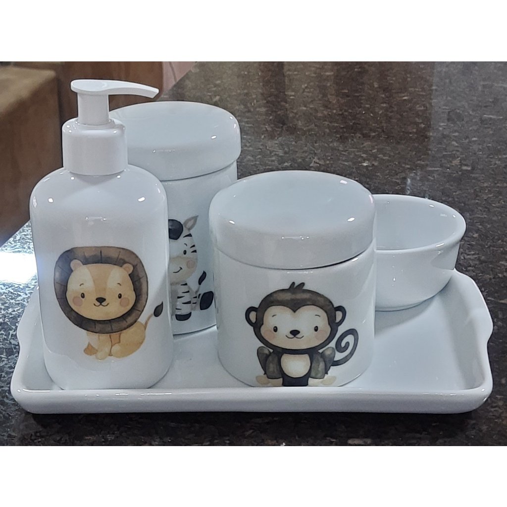 Kit Higiene Bebê Safari 5 Peças - Bandeja, Potes, Porta Álcool e Molhadeira - Tudo Porcelana - 10