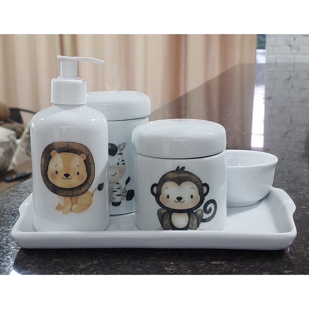 Kit Higiene Bebê Safari 5 Peças - Bandeja, Potes, Porta Álcool e Molhadeira - Tudo Porcelana - 3