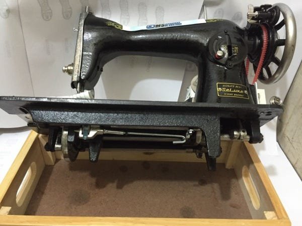 Máquina de costura Semi-industrial pretinha - 5