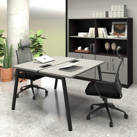 Mesa Trabalho Plataforma 1,20m 2 Lugares C/ Pés Cavalete F5 Cor:cinza Sagrado com Preto