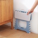 Ver imagem 4 de Banquinho Dobrável Plástico Resistente Azul com Alça para Transporte Uso Interno e Externo