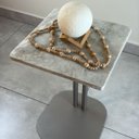 Ver imagem 5 de Mesa Apoio Atria Base Dupla Laca Champanhe Tampo Mármore Quartzito Taj Mahal