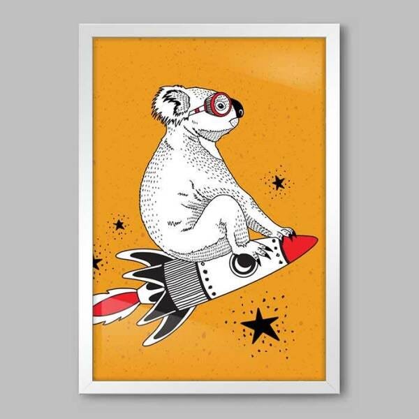 Quadro Animal Koala on Rocket - 45x30cm - Moldura Padrão Branco - 1