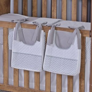 Porta Fralda Organizador Quarto de Bebê Menino Menina 2 Peças com Laço:chevron Cinza