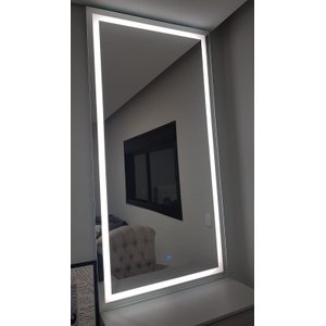 Espelho com Luz de Led 80x60 Touch Screen Branco Frio