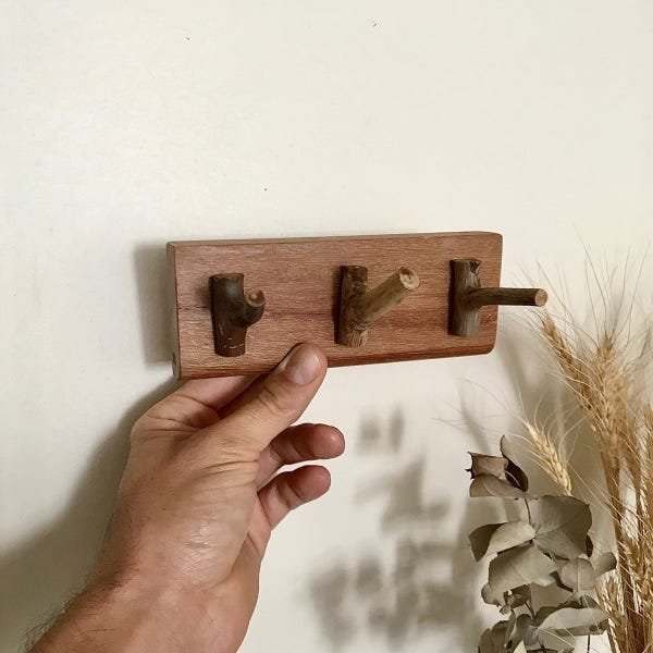 Porta-chaves / acessórios com 3 ganchos - madeira reaproveitada - 3