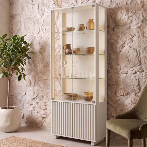 Cristaleira Ripada 2 Portas de Vidro com LED Aruá CabeCasa MadeiraOriginals Bege/Offwhite
