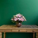 Ver imagem 3 de Arranjo de Flores Artificiais Rosas e Lírios Cor Rosa Claro Redondo