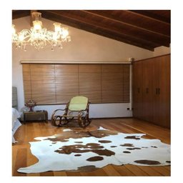 Tapete Sala Couro Natural Inteiro Holandes Marrom e Branco M - 2