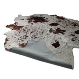 Tapete Pele Inteira de Vaca Grande Salpicado Marrom e Branco - 2