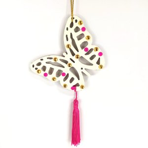 Adorno em Mdf com Enfeites Borboleta Branca 22cm