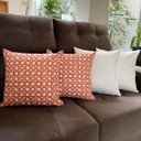 Ver imagem 2 de Kit 4 Capas de Almofadas Composê Geométrico Laranja e Floral Off White Impermeáveis 45x45cm