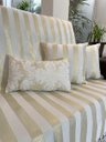 Ver imagem 3 de Kit Manta Listrado, 2 Capas de Almofada e 1 Almofadas Retangular Luxo Branco com Dourado 45x45cm