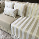 Ver imagem 1 de Kit Manta Listrado, 2 Capas de Almofada e 1 Almofadas Retangular Luxo Branco com Dourado 45x45cm