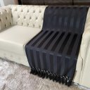 Ver imagem 5 de Kit Manta Listrado e 6 Capas de Almofadas Preto 45x45cm