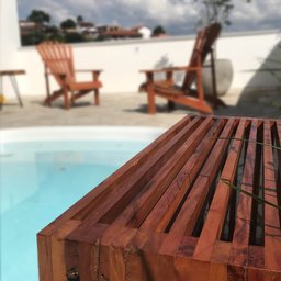 Banco Ripado em Madeira Artesanal Peroba para Jardim e Área de Piscina - 9