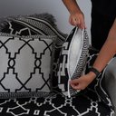 Ver imagem 5 de Kit Xale para Sofá Franja Grécia Tecido Jacquard Almofadas Cheias 5 Peças Preto