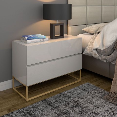 Mesa de Cabeceira Eros 60cm Off White com Pés Dourado Estilo Industrial para Quarto com 2 Gavetas