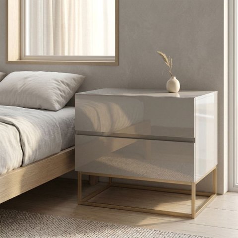 Mesa de Cabeceira Eros 60cm Off White com Pés Dourado Estilo Industrial para Quarto com 2 Gavetas