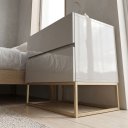 Ver imagem 5 de Mesa de Cabeceira Eros 60cm Off White com Pés Dourado Estilo Industrial para Quarto com 2 Gavetas