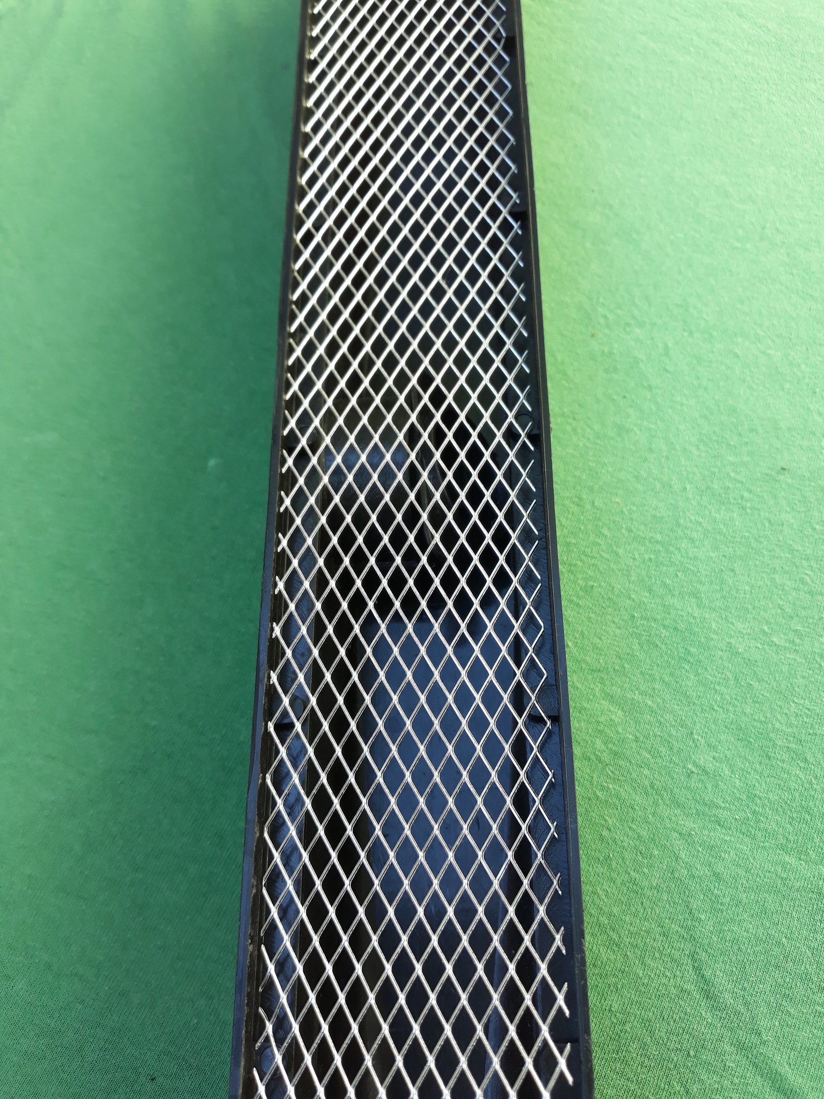 Ralo Linear Invisível 6x50 modelo Cola Piso Porcelanato com Tela Anti Insetos e Coletor Preto - Fico - 2