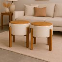 Ver imagem 1 de Kit 2 Puff Banqueta Redondo Zoe Corino Caramelo e Linho Gelo Decorativo Base de Madeira - Arkell