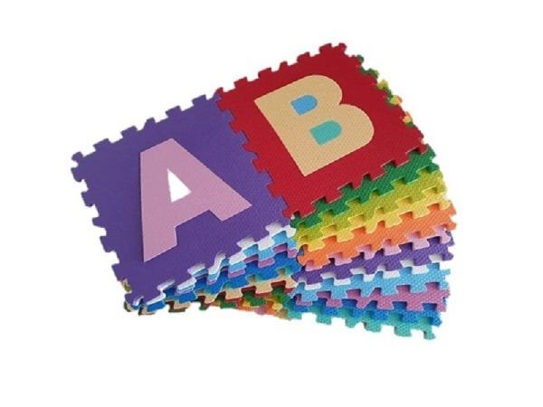 Tapete Educativo EVA 26 Peças Letras Encaixáveis 31x31cm