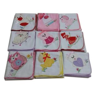 Kit 15 Fraldas 3 Cueiros 1 Toalha banho com forro Menina
