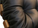 Ver imagem 5 de Poltrona e Puff de Couro Costela Wood - Preto Pigmentado - Mempra