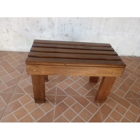 Banco  Madeira de Eucalipto Tamanho 35cm Larg. por 45 cm Alt. por 70cm Comprimento(Foto Ilustrativa)