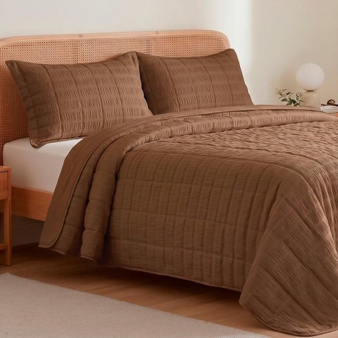 Kit Cobre Leito Linen Casal Micropercal 300 Fios Matelassê Colcha 3 Peças Efeito Creponado Chocolate