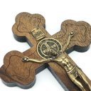 Ver imagem 2 de Crucifixo Parede Medalha São Bento Madeira Moldada Pequeno 12 Cm