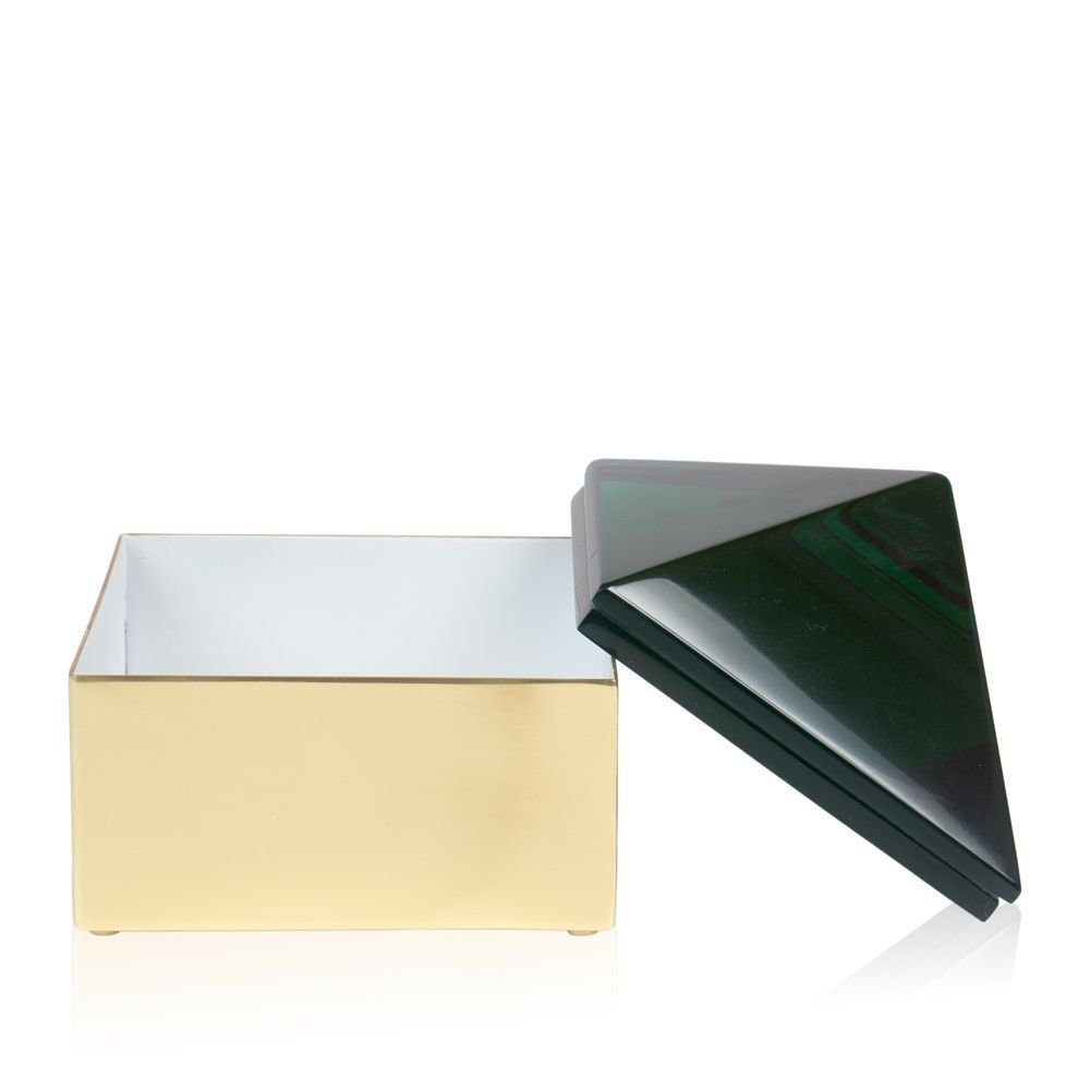 Caixa Decorativa Metal Dourado Tampa Pirâmide Resina - 2