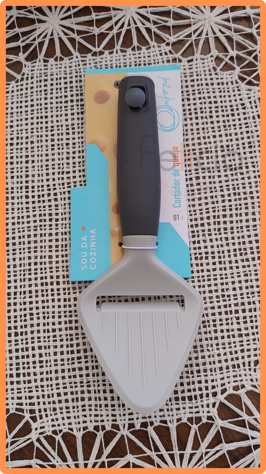 Cortador de Queijo Cabo em Silicone Cor Cinza - Oxford