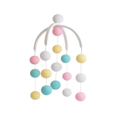 Móbile Infantil Cormilu de Bolinhas, Artesanal, Mdf, 30cm Largura, 50cm Altura, Bolinhas 6cm Diâmetr
