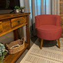 Ver imagem 2 de Cadeira Moderna Estofada para Recepção Clinica Tecido Veludo Macia Pés de Madeira Resistente