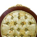 Ver imagem 4 de Cadeira de Braço Medalhão Clássico Tecido Damasco Luxuoso