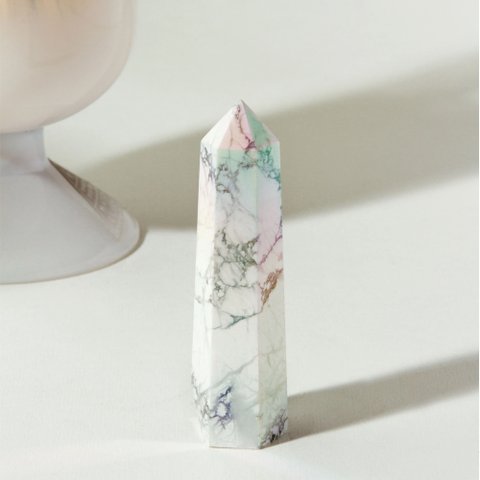 Ponta de Howlita Torre Obelisco de Pedra Natural:branco