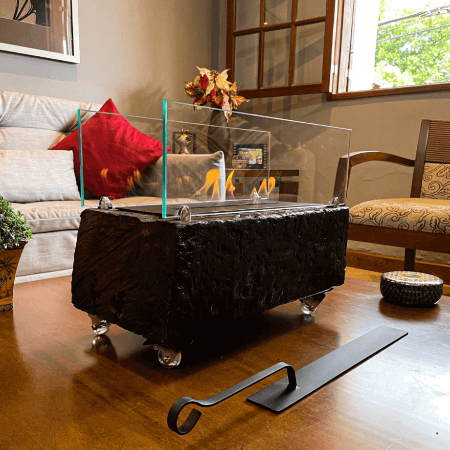 Lareira Ecológica no Dormente com Rodinhas e Queimador em Ferro - 50 x 22 cm- Coropuna Com Vidros