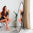 Ver imagem 4 de Espelho de Chão Grande 150x50cm Formato Orgânico e Acabamento Sofisticado em Couro