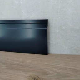 Rodape Poliestireno Frisado 10cm Preto - 2,4 Metros - 5