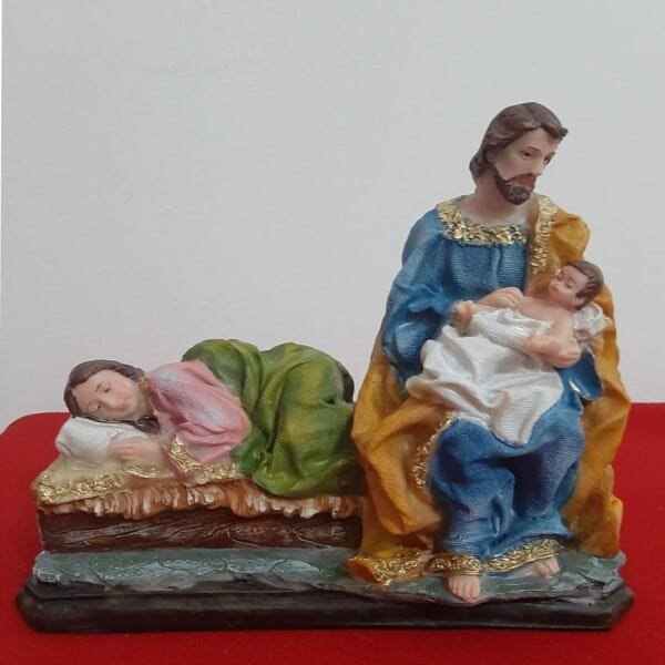 Imagem Deixa a Mãe Descansar Nossa Senhora Maria Descansando de Resina - 18 cm